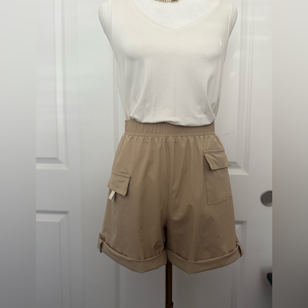 Mono B High-waisted relaxed fit cargo shorts